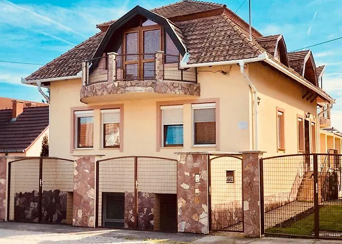 Aranylo Apartment House - Quiet Studios With Balcony Near Spa